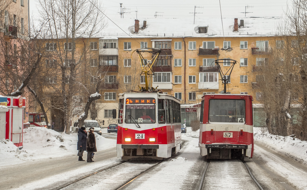 Omsk, 71-605EP Nr 24; Omsk, 71-605A Nr 87 Omsk, 71-605EP Nr 24; Omsk, 71-605A Nr 87