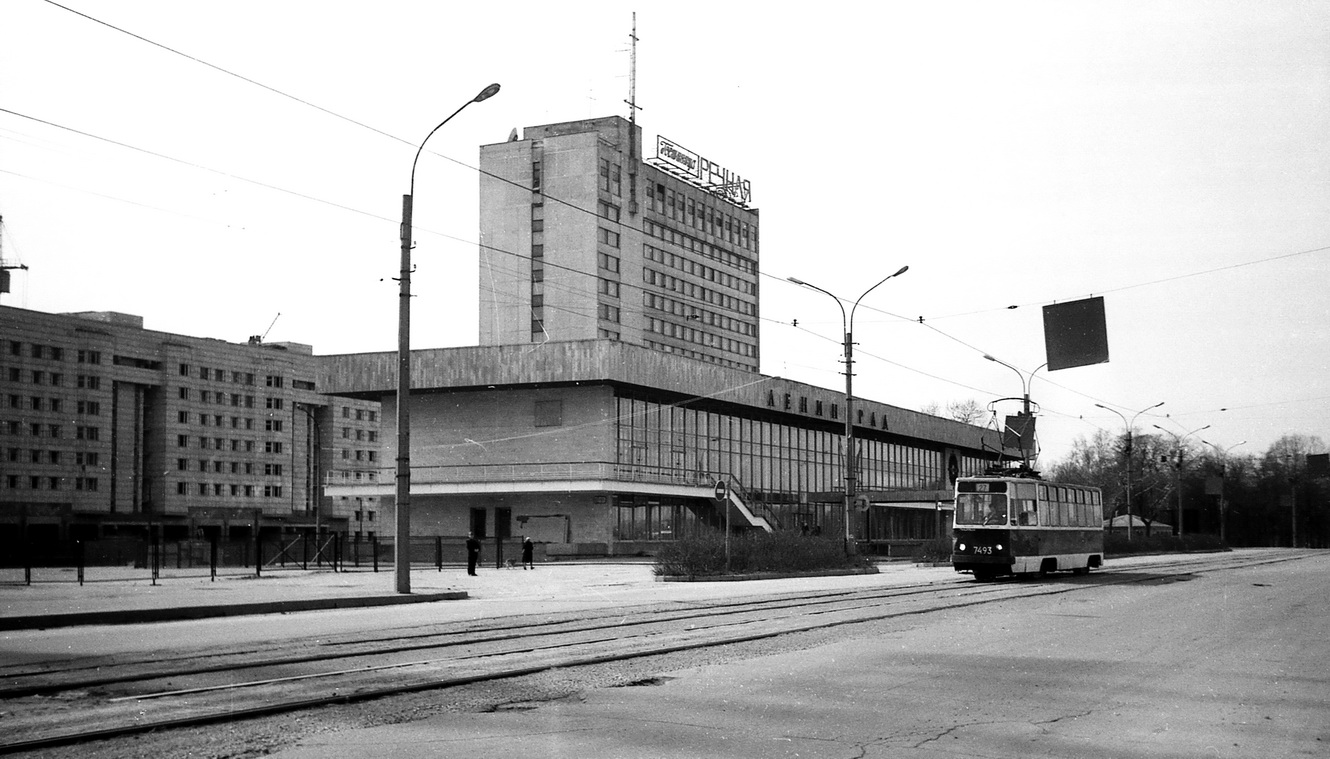 Санкт-Петербург, ЛМ-68М № 7493