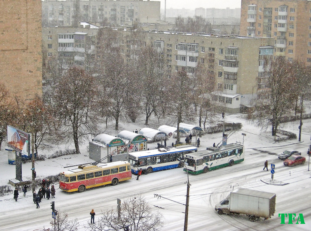 Луцьк, Škoda 9Tr19 № 49; Луцьк, Jelcz/PNTKM M121E № 234; Луцьк, Jelcz/KPNA PR110E № 211 Луцьк, Škoda 9Tr19 № 49; Луцьк, Jelcz/PNTKM M121E № 234; Луцьк, Jelcz/KPNA PR110E № 211