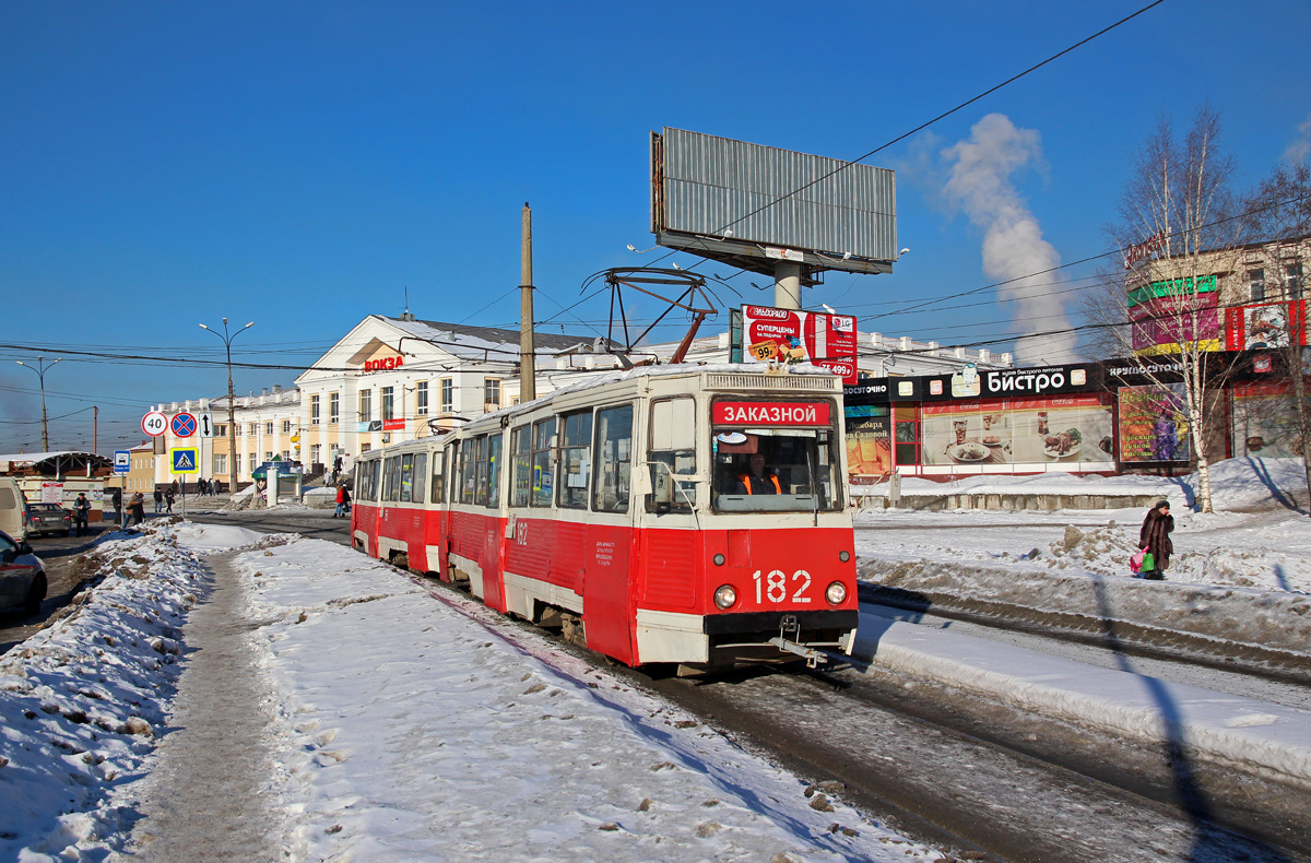 Nischni Tagil, 71-605 (KTM-5M3) Nr. 182