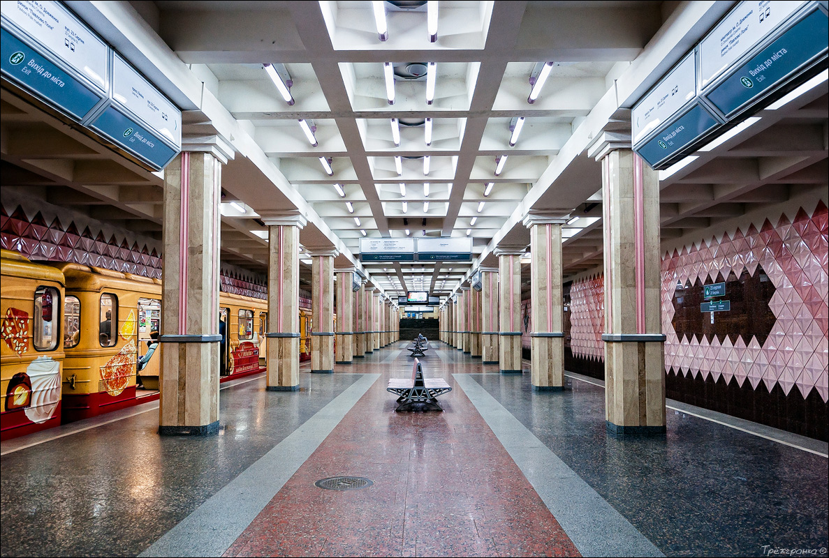 Харьков — Метрополитен — Алексеевская линия