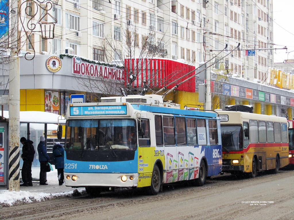 Саратов, ЗиУ-682Г-016.02 № 2251