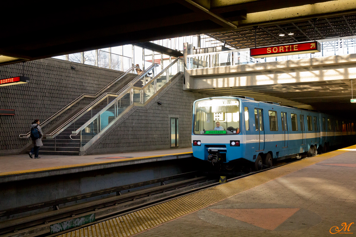 Монреаль, Canadian Vickers MR-63 моторный № 81-564; Монреаль — Métro de Montréal -> Ligne verte