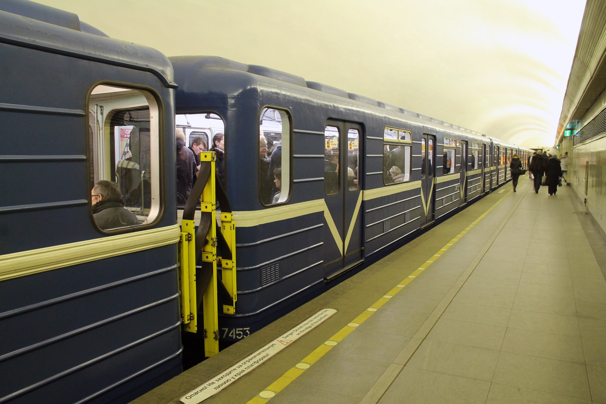 Санкт-Петербург, 81-714 (ЛВЗ) № 7453