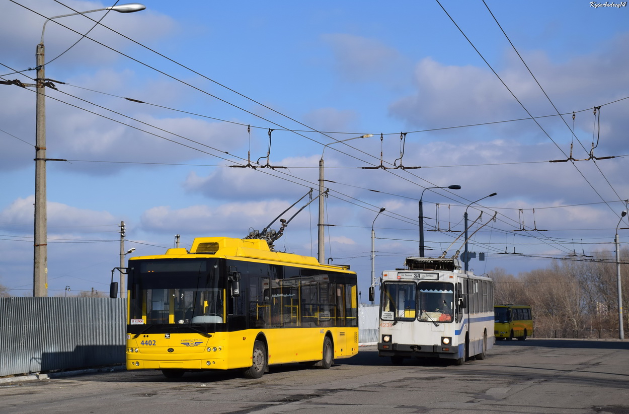 Кіеў, Богдан Т70110 № 4402; Кіеў, ЮМЗ Т2 № 4238