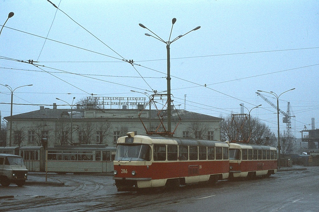 Tallinn, Tatra T4SU č. 286; Tallinn, Gotha G4-61 č. 249 Tallinn, Tatra T4SU č. 286; Tallinn, Gotha G4-61 č. 249