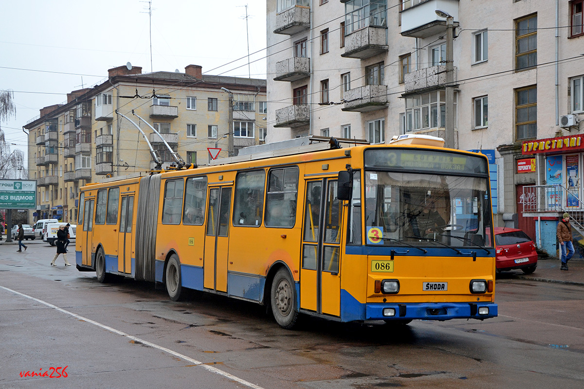 Житомир, Škoda 15Tr13/6M № 086