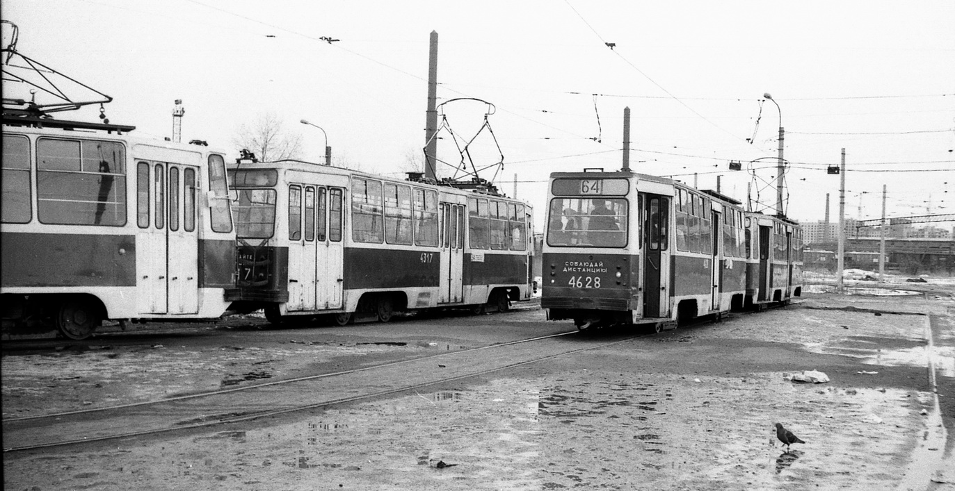 Sankt Peterburgas, LM-68M nr. 4628; Sankt Peterburgas, LM-68M nr. 4317