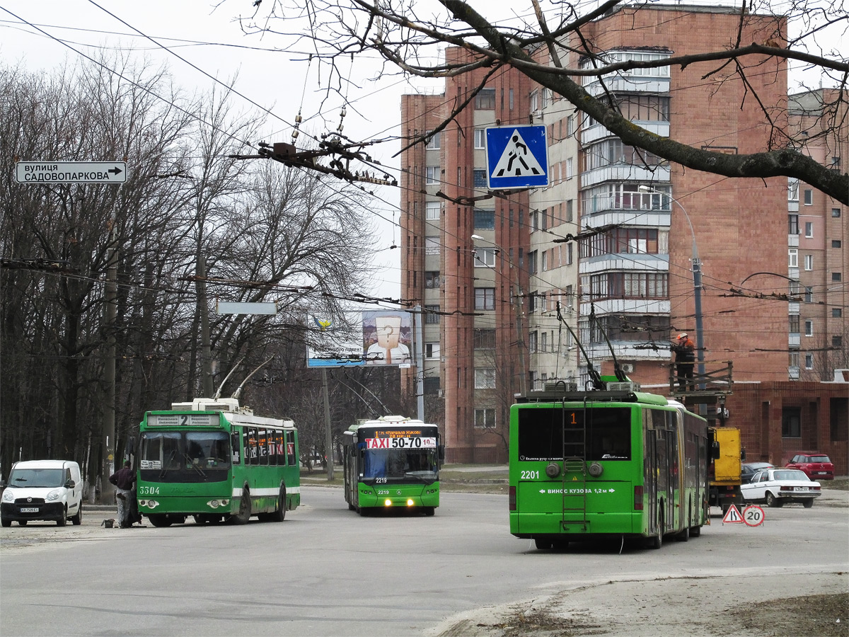 Харьков, ЛАЗ E301D1 № 2201; Харьков, ЛАЗ E301D1 № 2219; Харьков, ЗиУ-682Г-016.02 № 3304