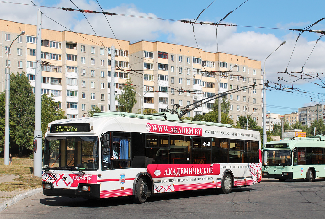 Минск, БКМ 32102 № 4528