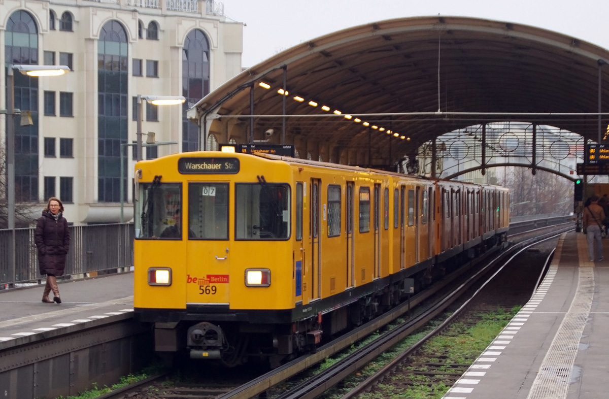 Берлин, BVG A3L92.2 № 569