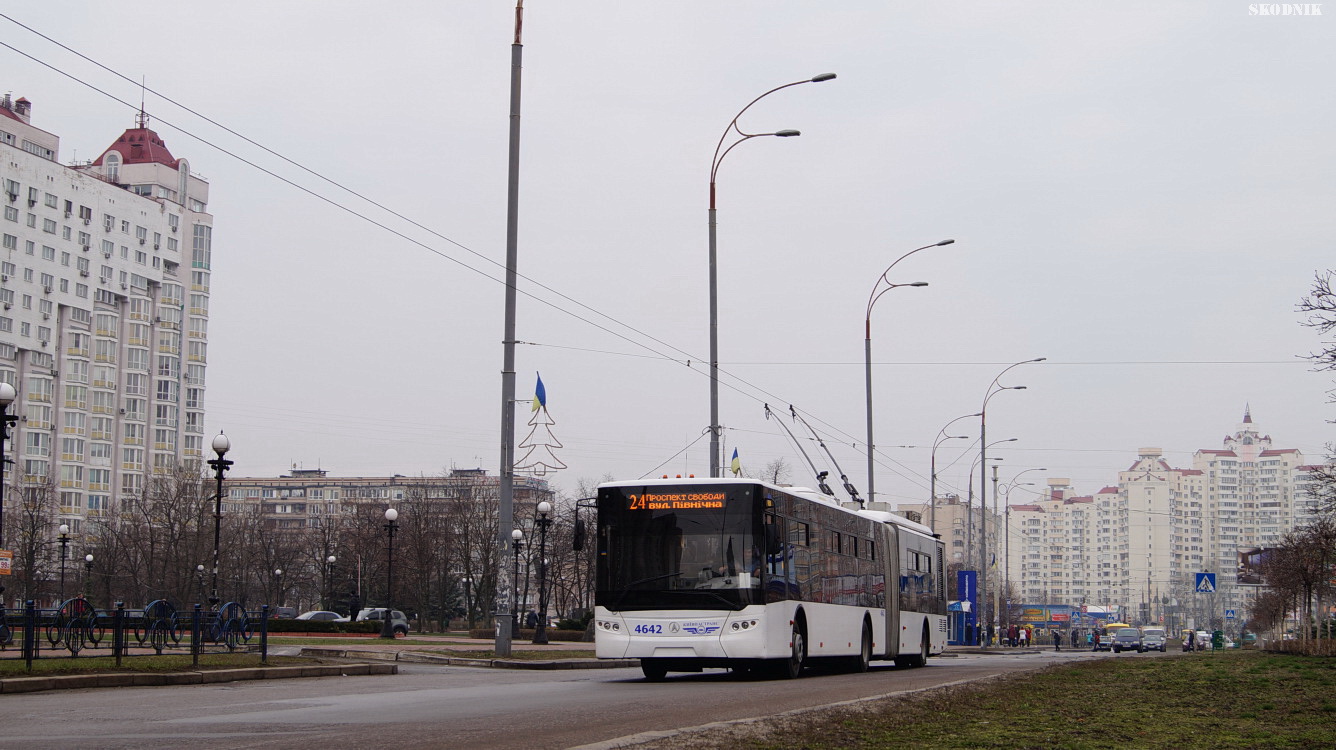 Киев, ЛАЗ E301D1 № 4642