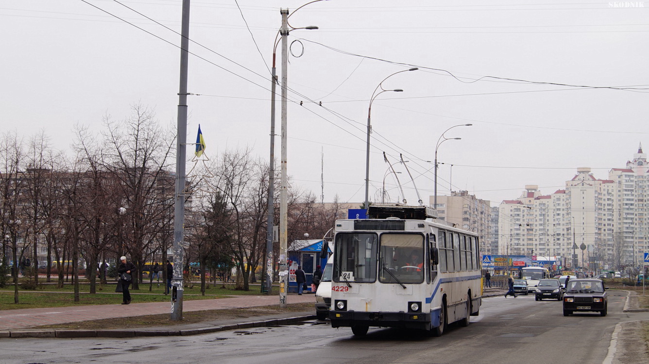 Kijev, YMZ T2 — 4229
