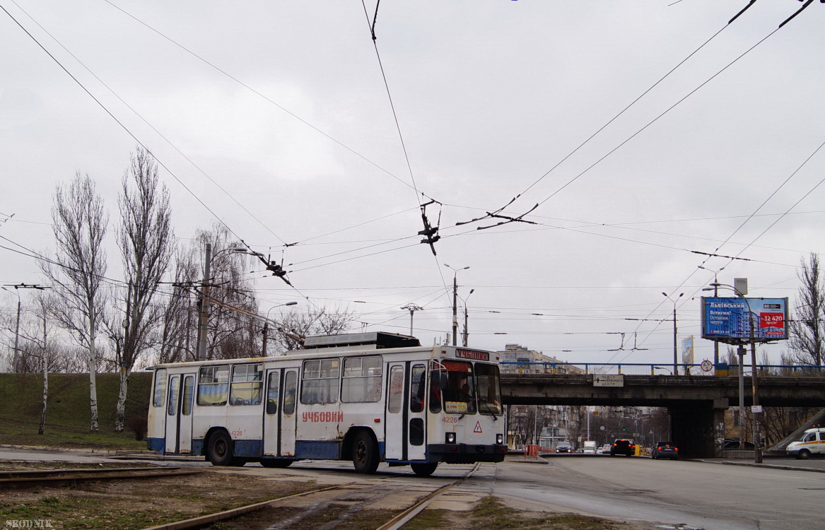 Киев, ЮМЗ Т2 № 4226