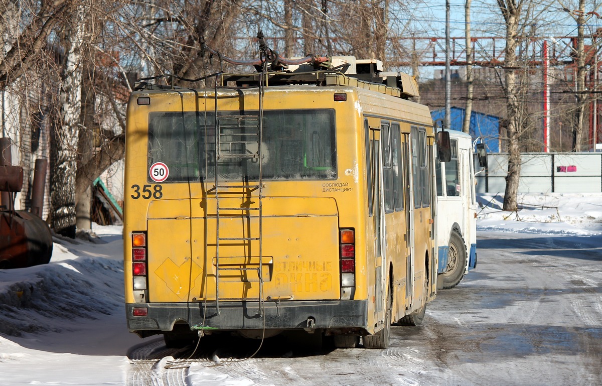 Tomsk, LiAZ-5280 (VZTM) Br. 358