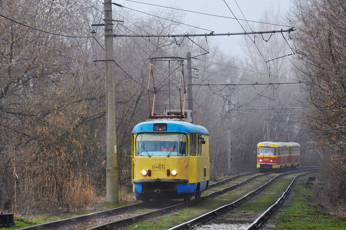 Волгоград, Tatra T3SU (двухдверная) № 65; Волгоград, Tatra T3SU № 5809; Волгоград, Tatra T3SU № 5810