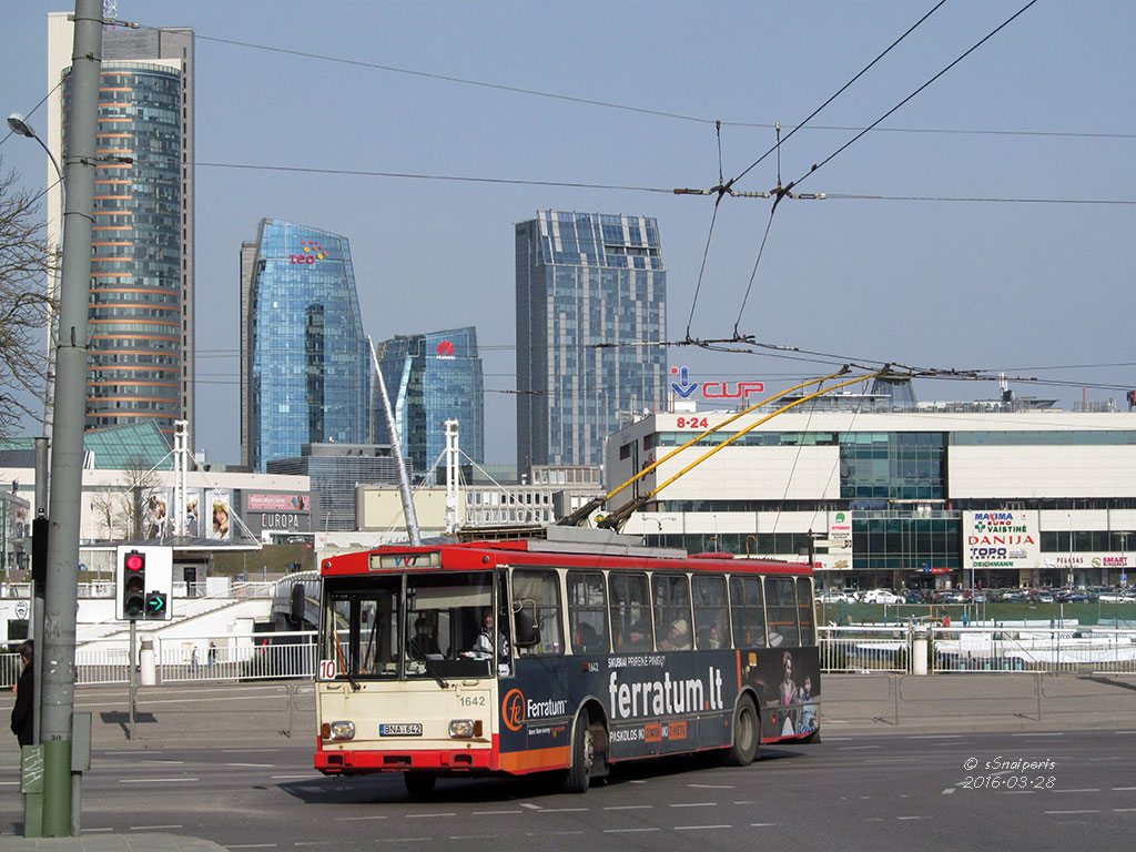 Вильнюс, Škoda 14Tr13/6 № 1642
