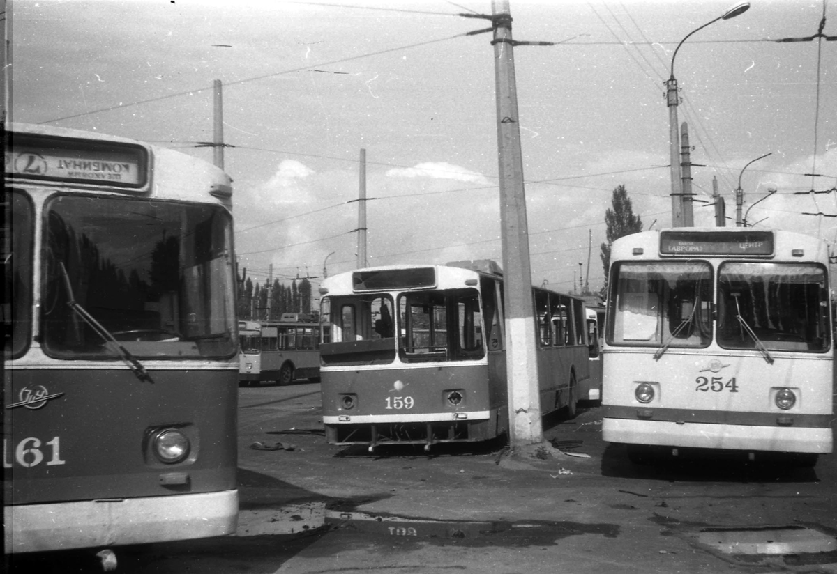 Черкассы, ЗиУ-682Б № 159; Черкассы, ЗиУ-682В № 254; Черкассы — Исторические фотографии (до 2000г.)