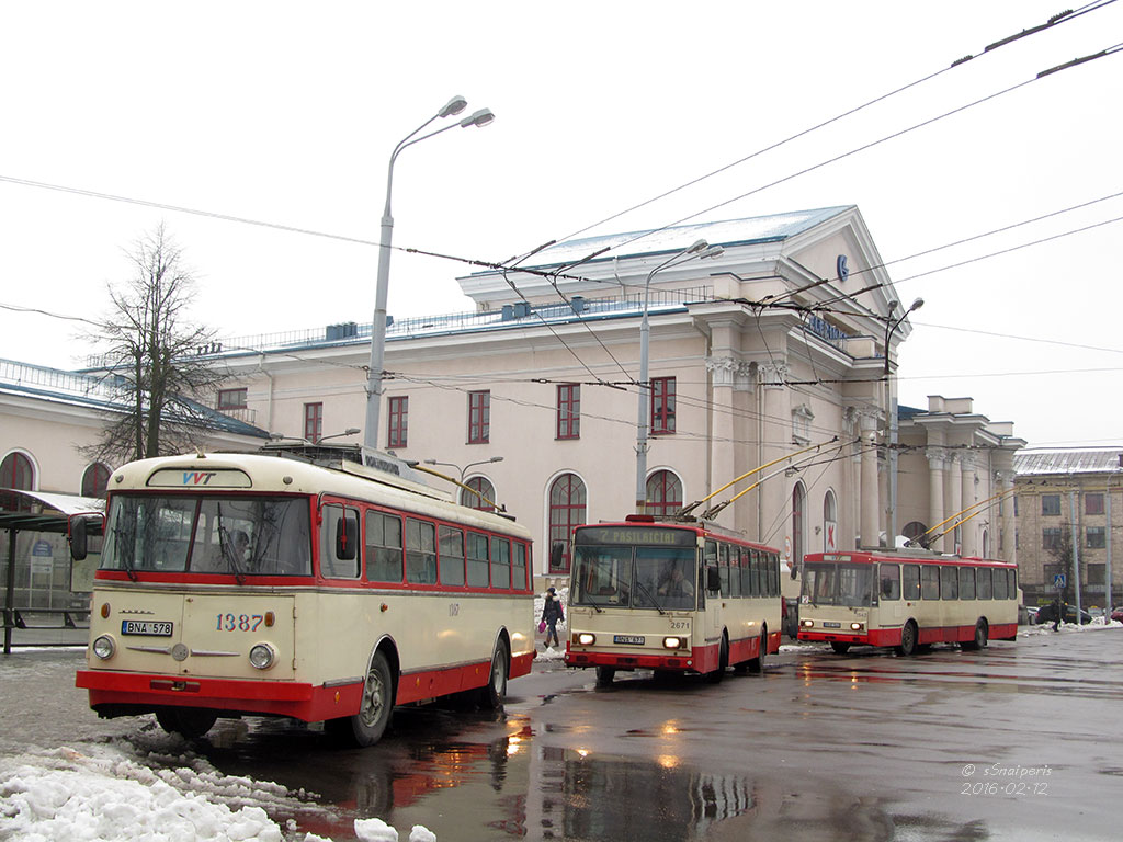 Вильнюс, Škoda 9TrH29 № 1387; Вильнюс, Škoda 14Tr17/6M № 2671
