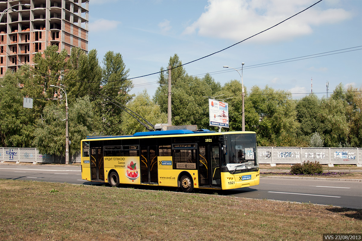 Kyiv, LAZ E183D1 # 1921