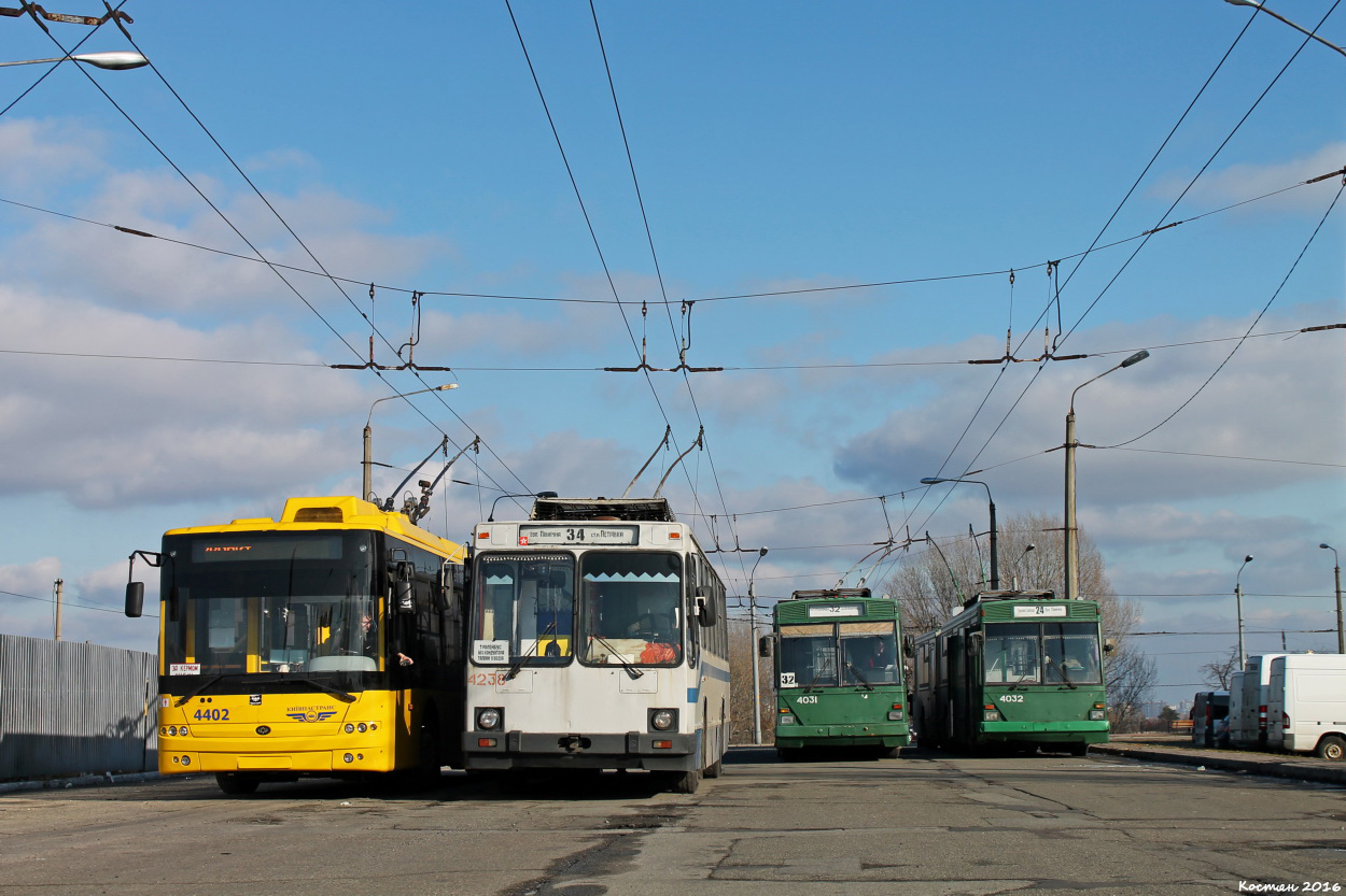 Киев, Богдан Т70110 № 4402; Киев, ЮМЗ Т2 № 4238; Киев, Киев-12.03 № 4031; Киев, Киев-12.03 № 4032; Киев — Конечные станции и кольца