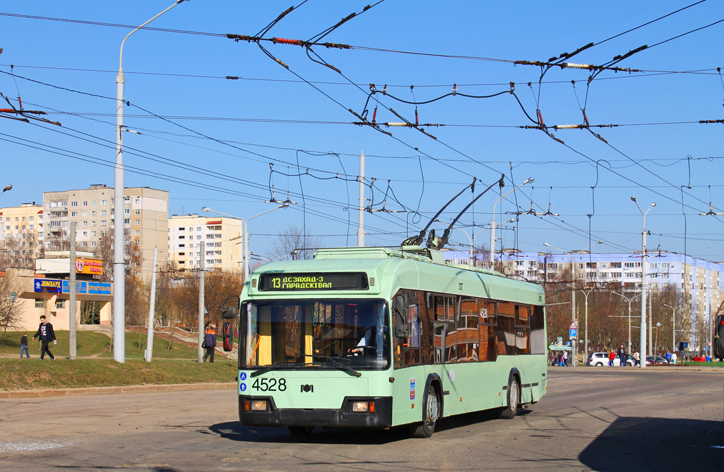 Минск, БКМ 32102 № 4528