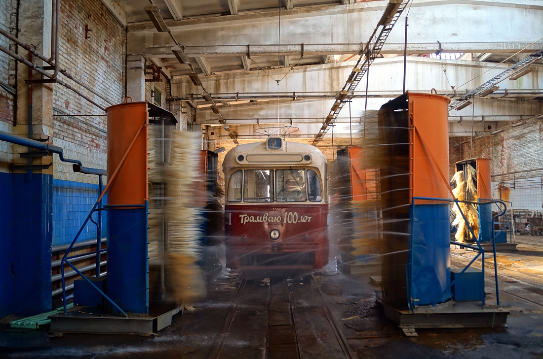 Владивосток, РВЗ-6М2 № 221; Владивосток — Разные фотографии; Владивосток — Тематические трамваи Владивосток, РВЗ-6М2 № 221; Владивосток — Разные фотографии; Владивосток — Тематические трамваи