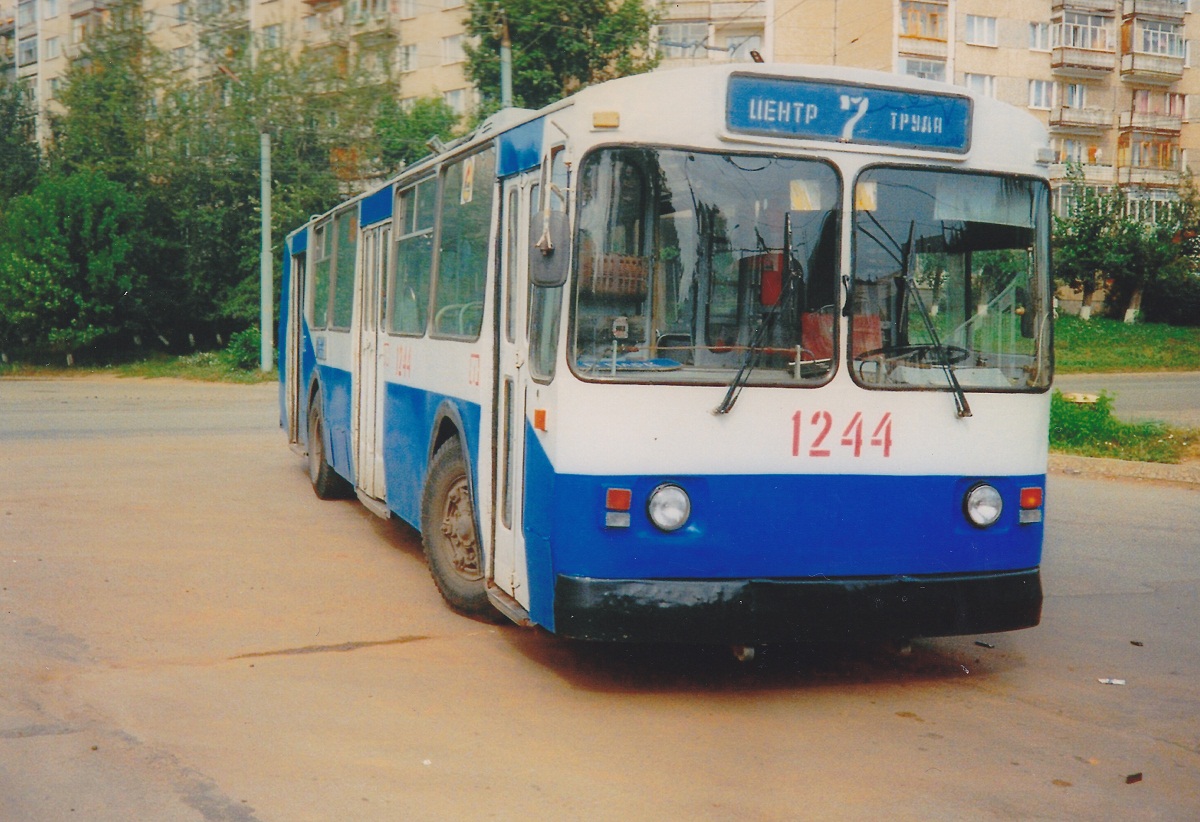 Ижевск, ЗиУ-682В № 1244