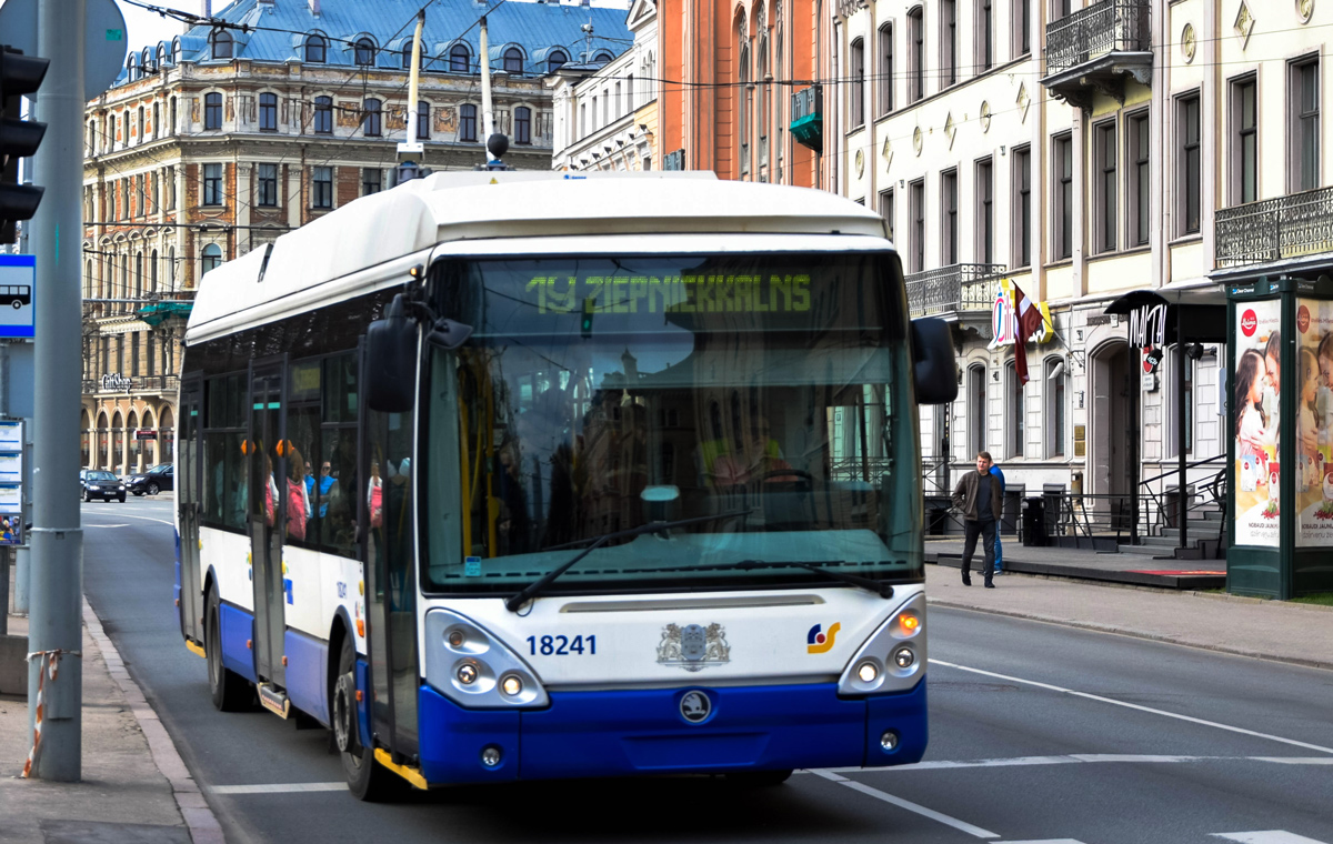 Рига, Škoda 24Tr Irisbus Citelis № 18241