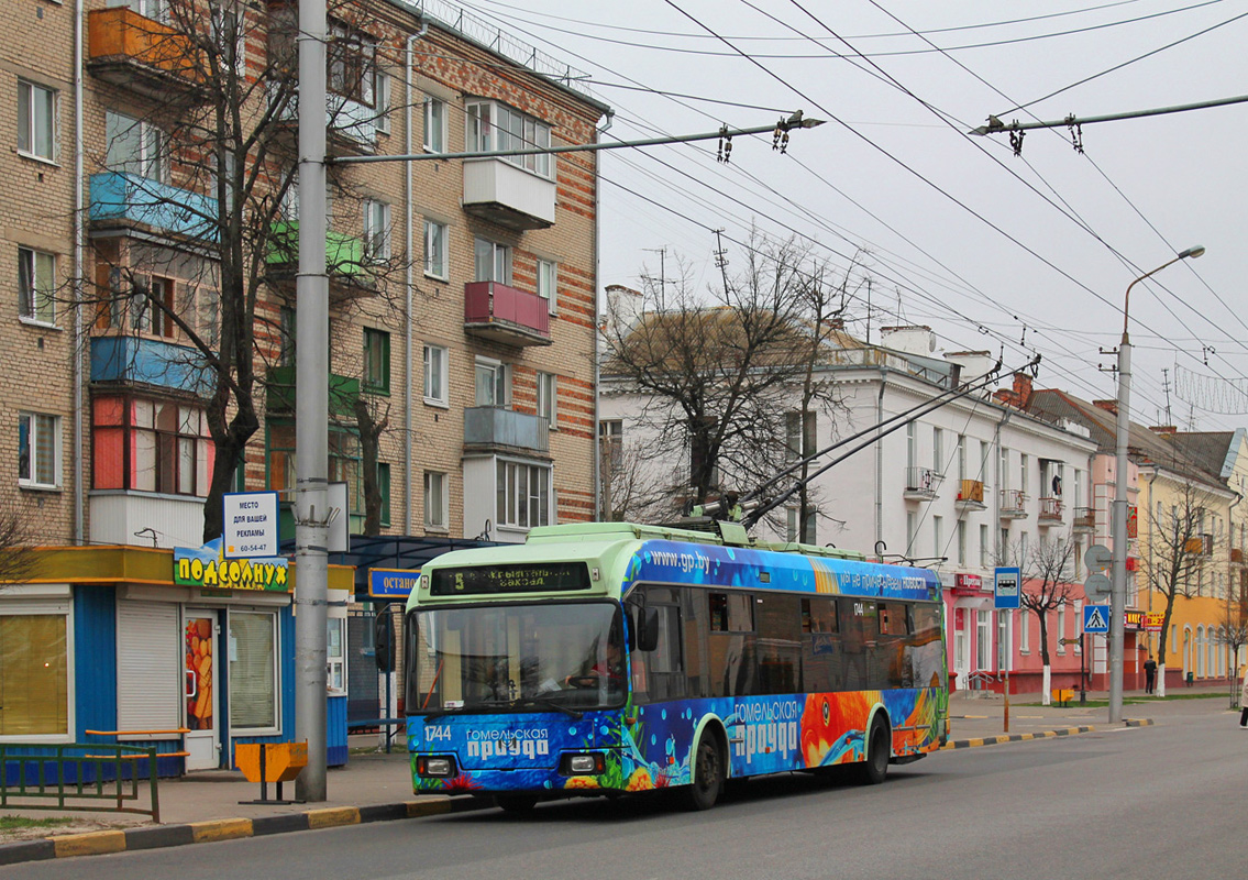 Гомель, БКМ 32102 № 1744