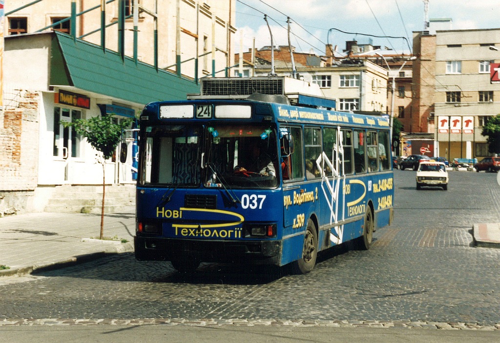 Львов, ЛАЗ-52522 № 037
