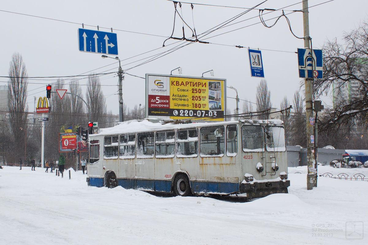Киев, ЮМЗ Т2 № 4223; Киев — Снегопад 22-24 марта 2013 Киев, ЮМЗ Т2 № 4223; Киев — Снегопад 22-24 марта 2013