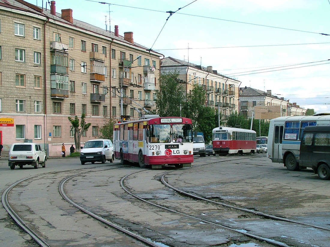 Новосибирск, ЗиУ-682Г [Г00] № 2270; Новосибирск, РВЗ-6М2 № 2219