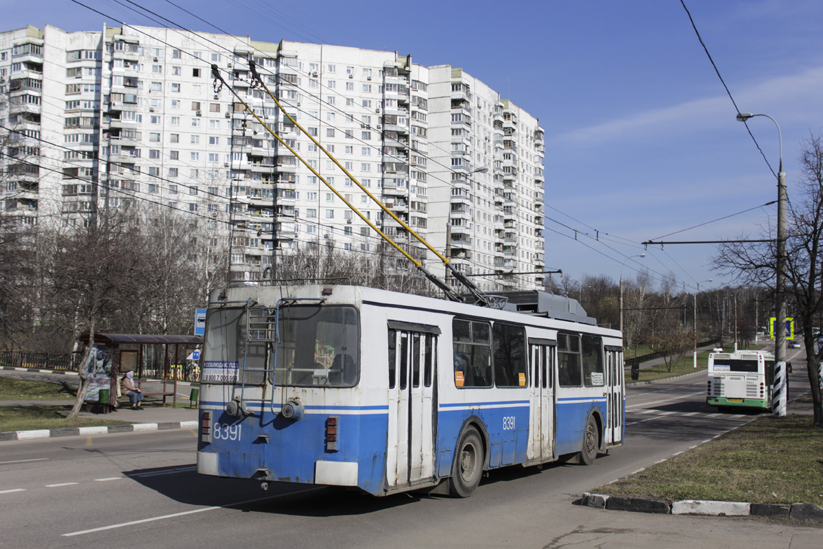 Москва, ЗиУ-682ГМ1 (с широкой передней дверью) № 8391