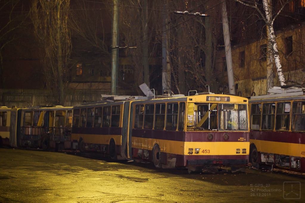 Киев, Škoda 15Tr02/6 № 453