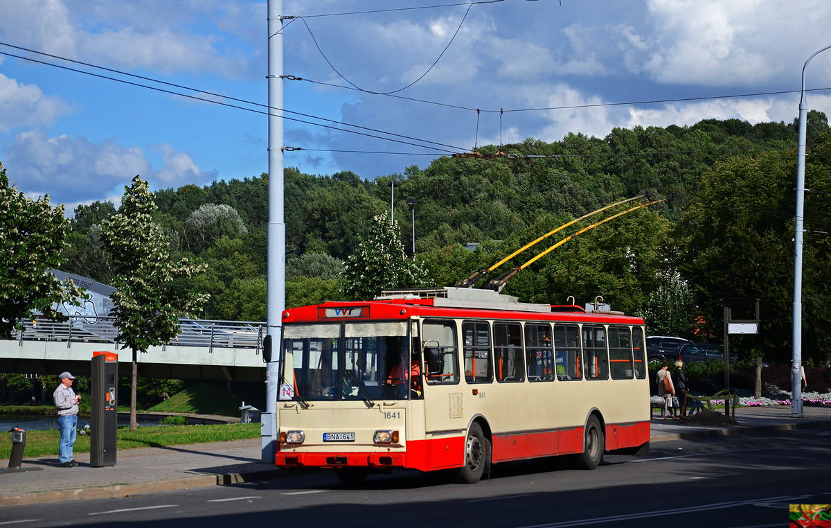 Вильнюс, Škoda 14Tr13/6 № 1641