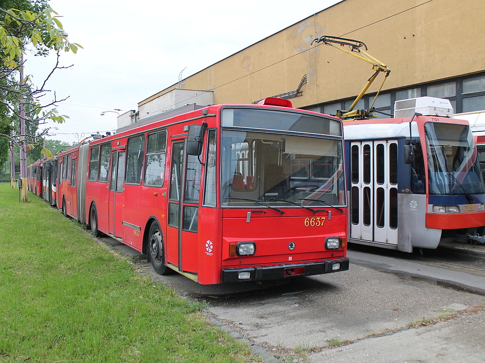 Братислава, Škoda 15Tr13/6M № 6637
