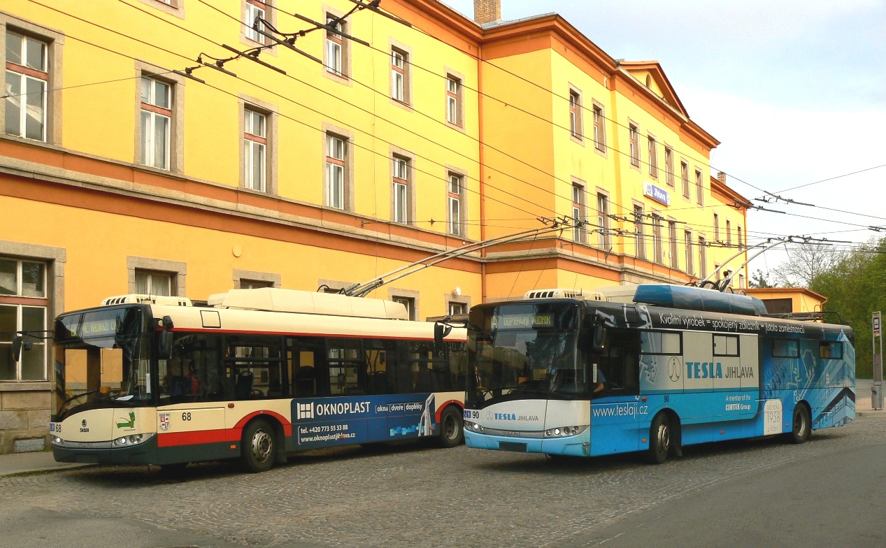 Jihlava, Škoda 26Tr Solaris III č. 90; Jihlava, Škoda 26Tr Solaris III č. 68