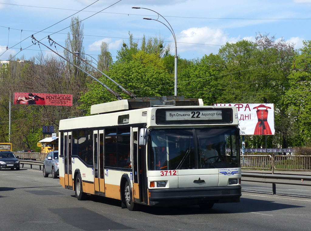 Kyjev, MAZ-103T č. 3712