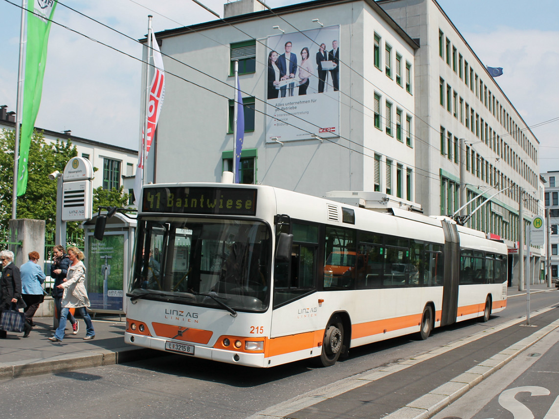 Линц, Volvo V 7000 AT № 215