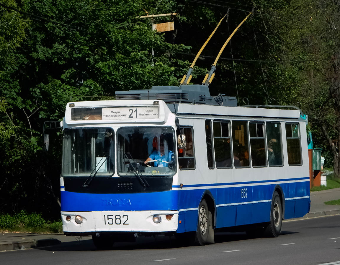 Москва, ЗиУ-682Г-016.02 (с широкой 1-й дверью) № 1582