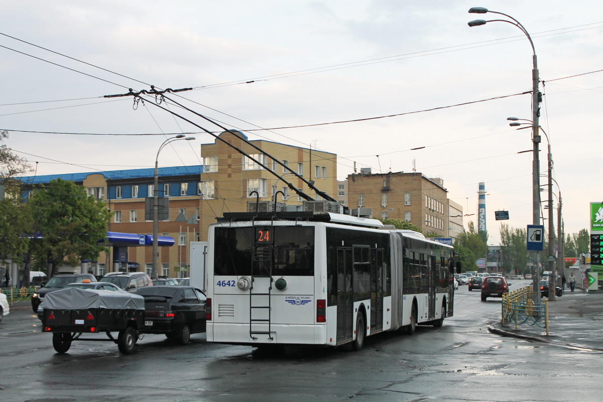 Киев, ЛАЗ E301D1 № 4642