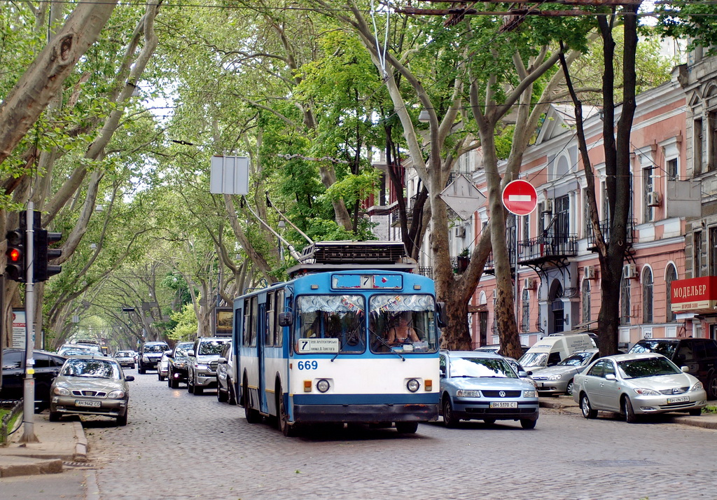 Одесса, ЗиУ-682В-012 [В0А] № 669