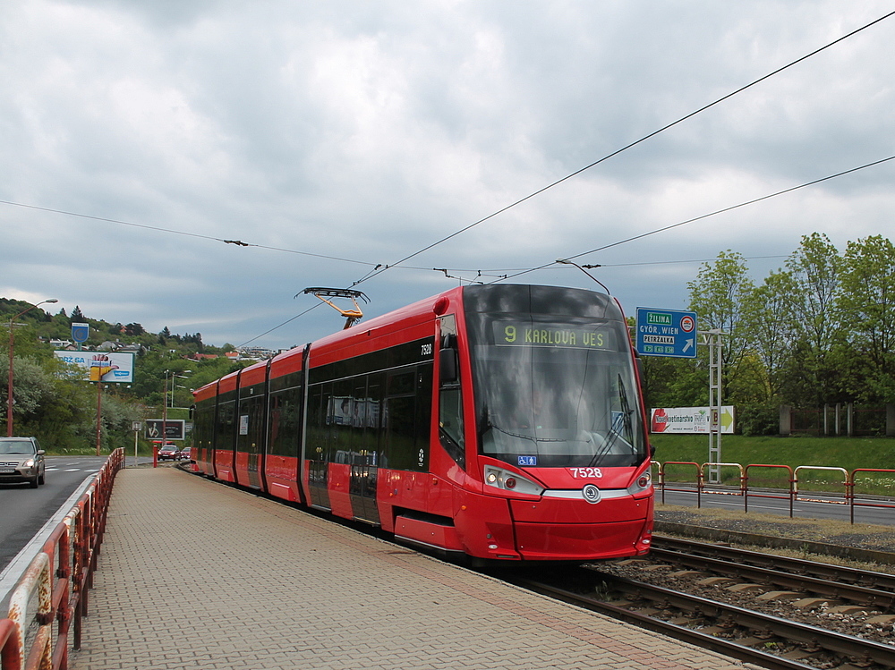 Братислава, Škoda 30T ForCity Plus № 7528