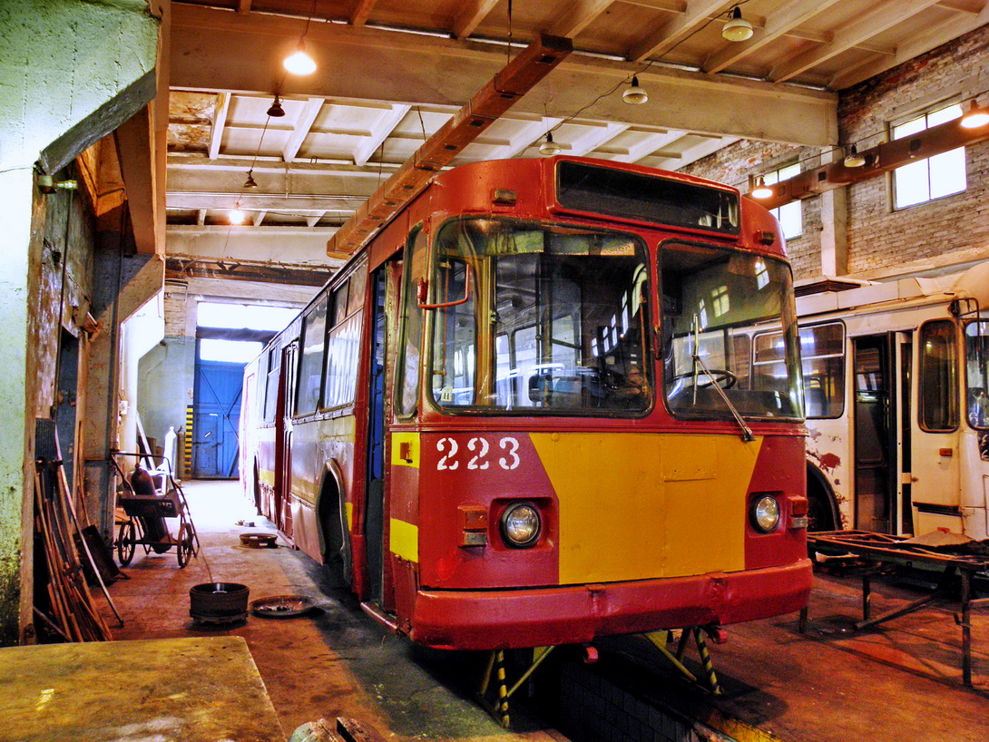 Владивосток, ЗиУ-682Г [Г00] № 223