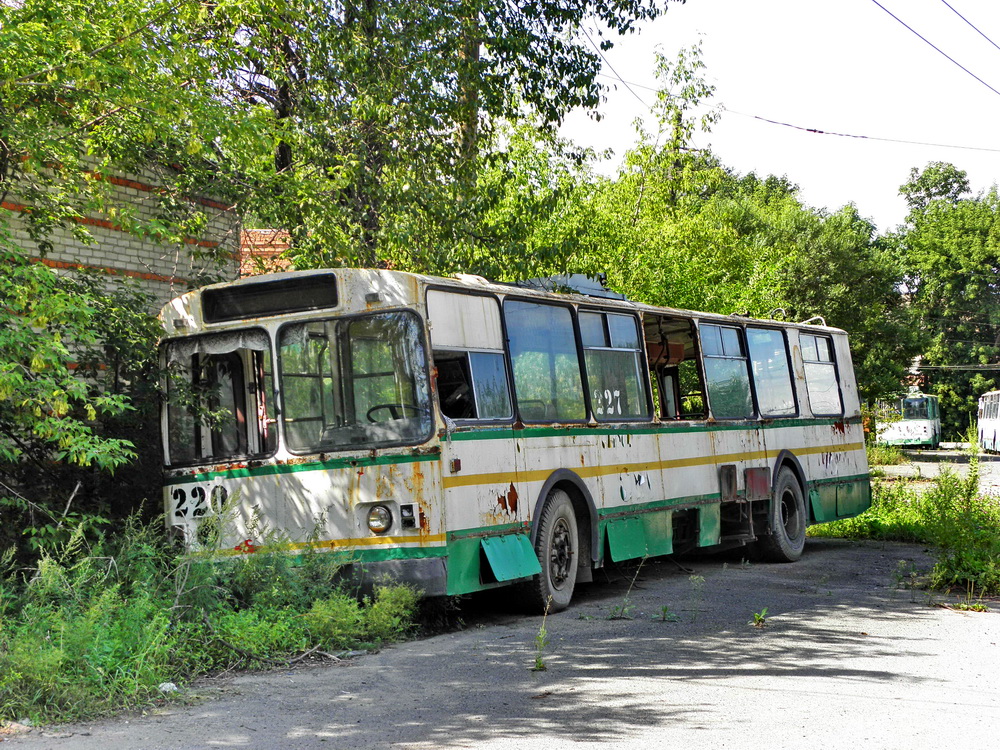 Владивосток, ЗиУ-682Г [Г00] № 220