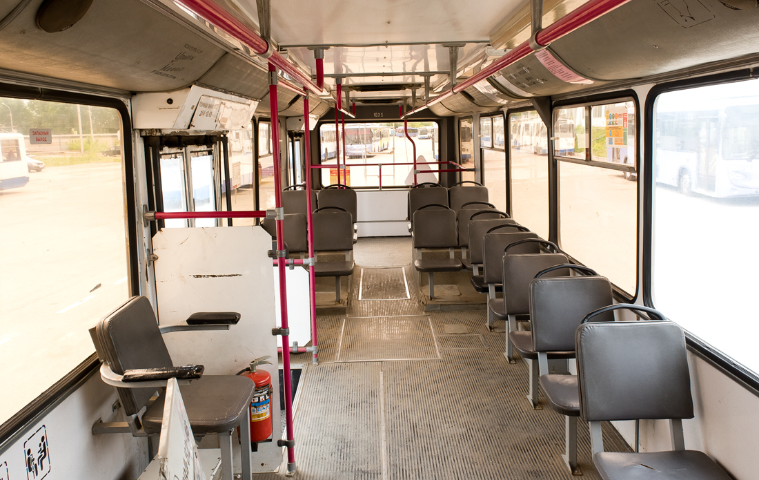 Уфа, БТЗ-52761Р № 1035; Уфа — Салоны