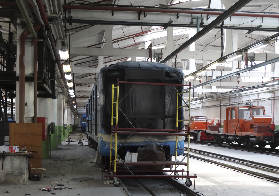 Екатеринбург, 81-717.5 (ЛВЗ/ВМ) № 8905