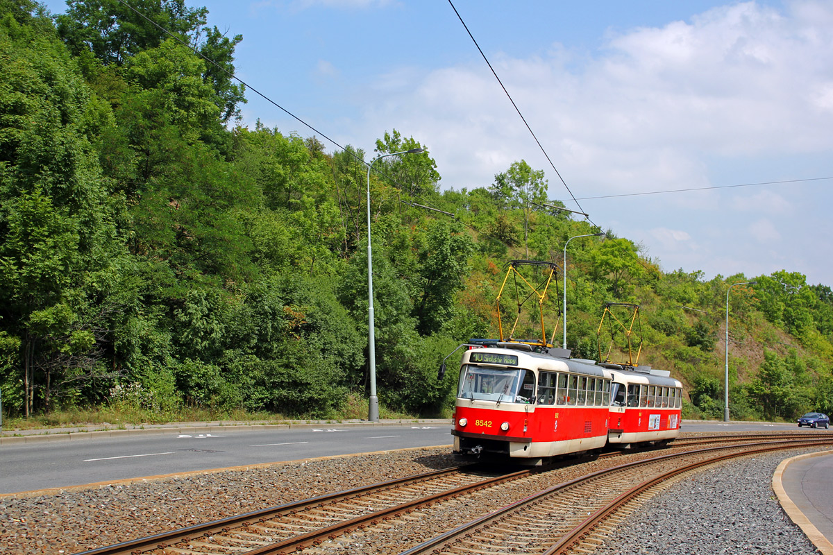 Прага, Tatra T3R.P № 8542