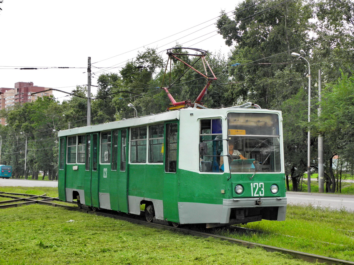Хабаровск, 71-608К № 123